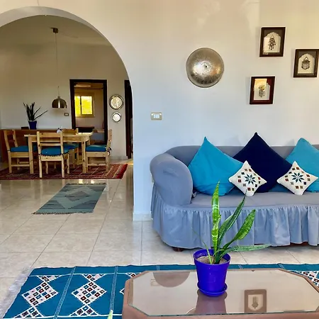 Seaview Spacious Apartment
