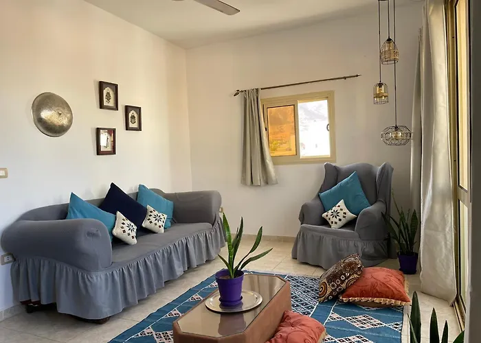 Seaview Spacious شقة دهب