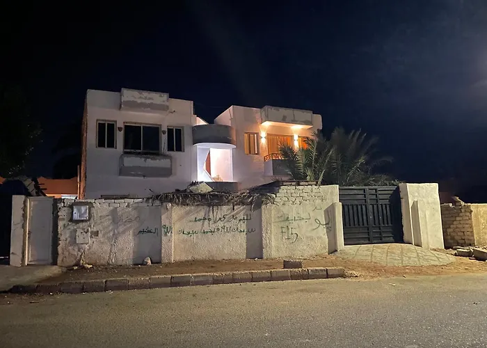 Seaview Spacious شقة